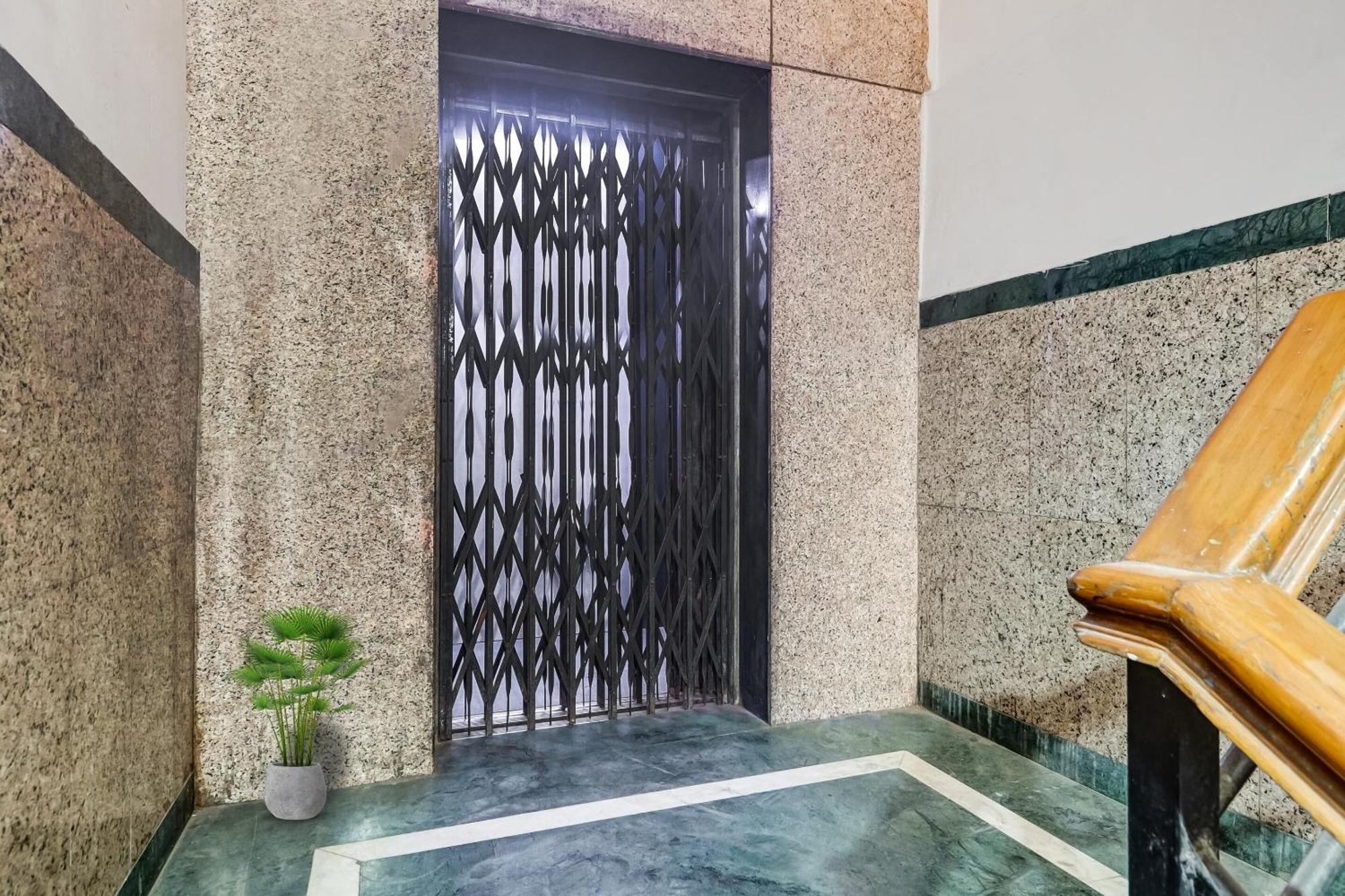 Hotel O New Lakeview Palace ハイデラバード エクステリア 写真